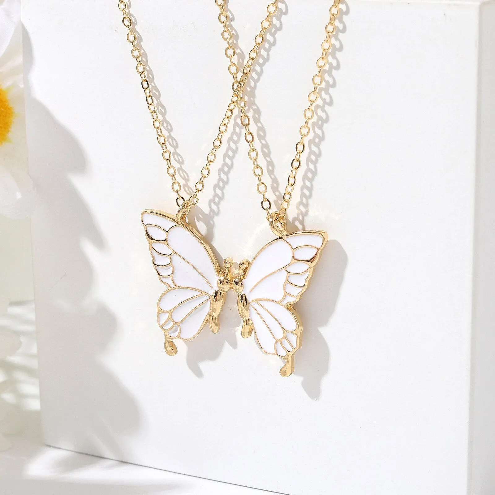 2PCS Best Friend Butterfly Necklaces BFF Friendship Necklace for 2 Girls Lover Couple Necklace Long Distance Birthday Gifts