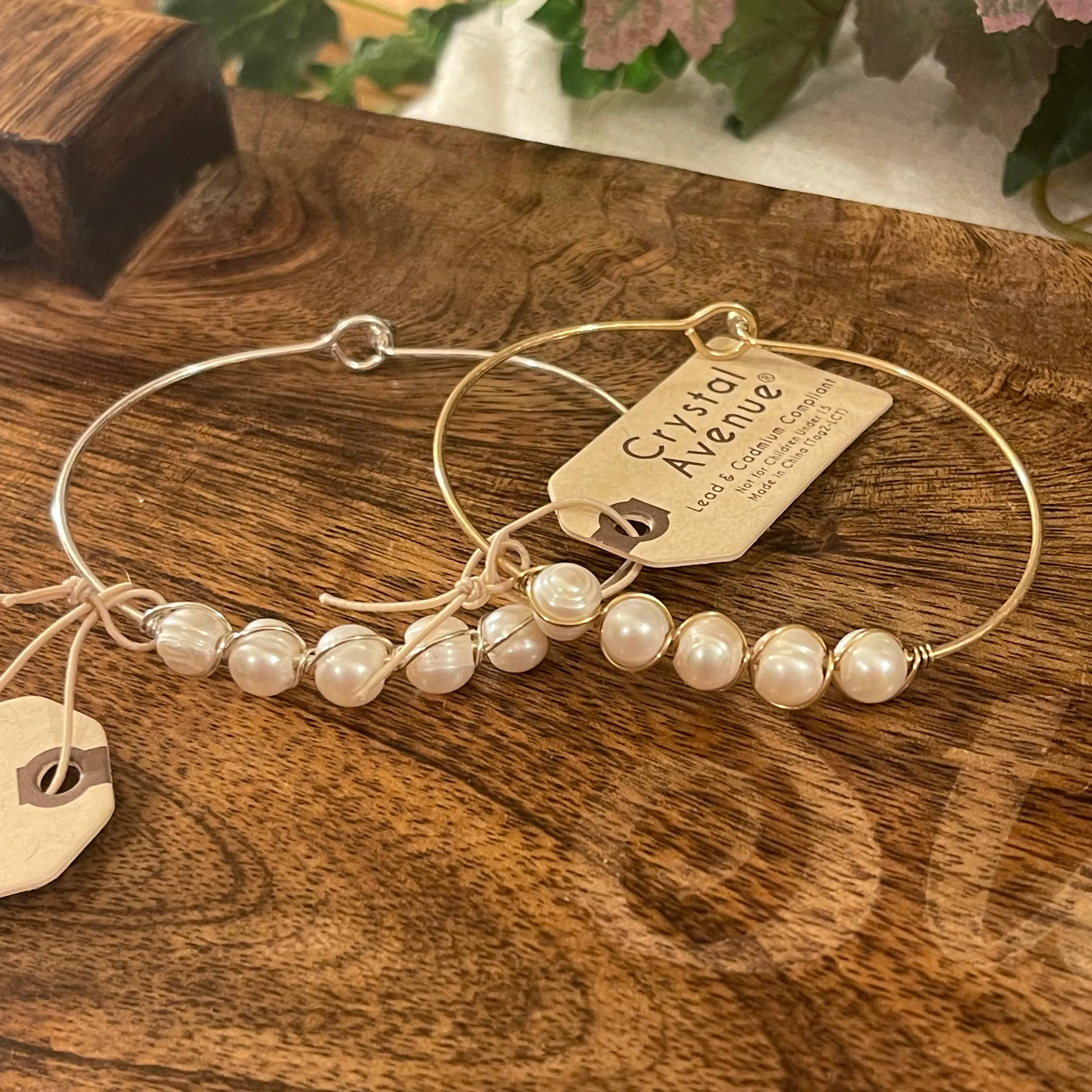 Bracelets - Ivory Pearl Wire Bangle Bracelet