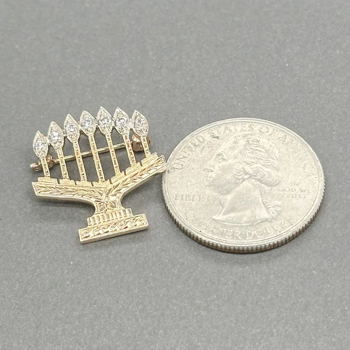 Estate 14K TT Gold 0.08ctw H-I/VS1-2 Diamond Menorah Pin/Pendant