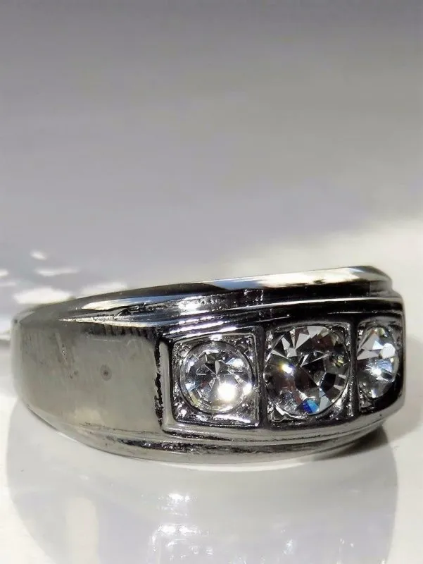 Jewellery Kingdom Stainless Stone Three Stone Cubic Zirconia Pinky Signet Mens Ring (Silver)