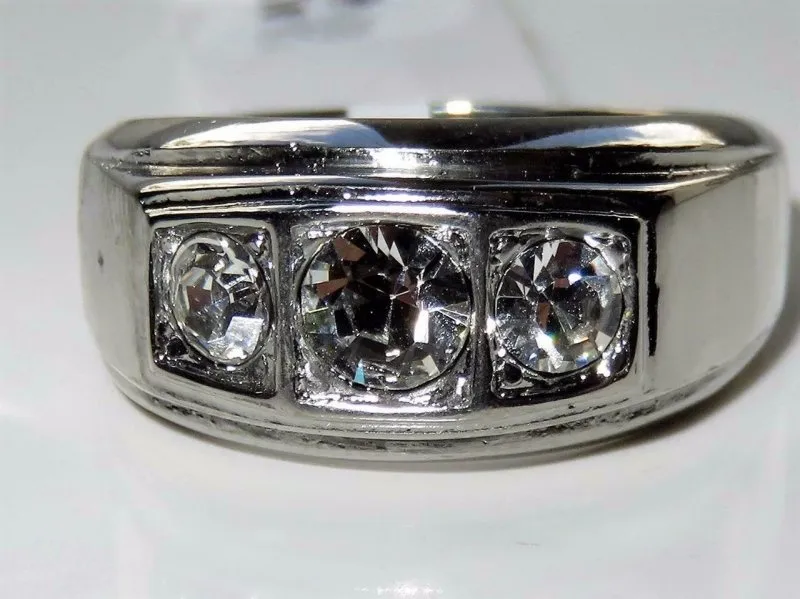Jewellery Kingdom Stainless Stone Three Stone Cubic Zirconia Pinky Signet Mens Ring (Silver)