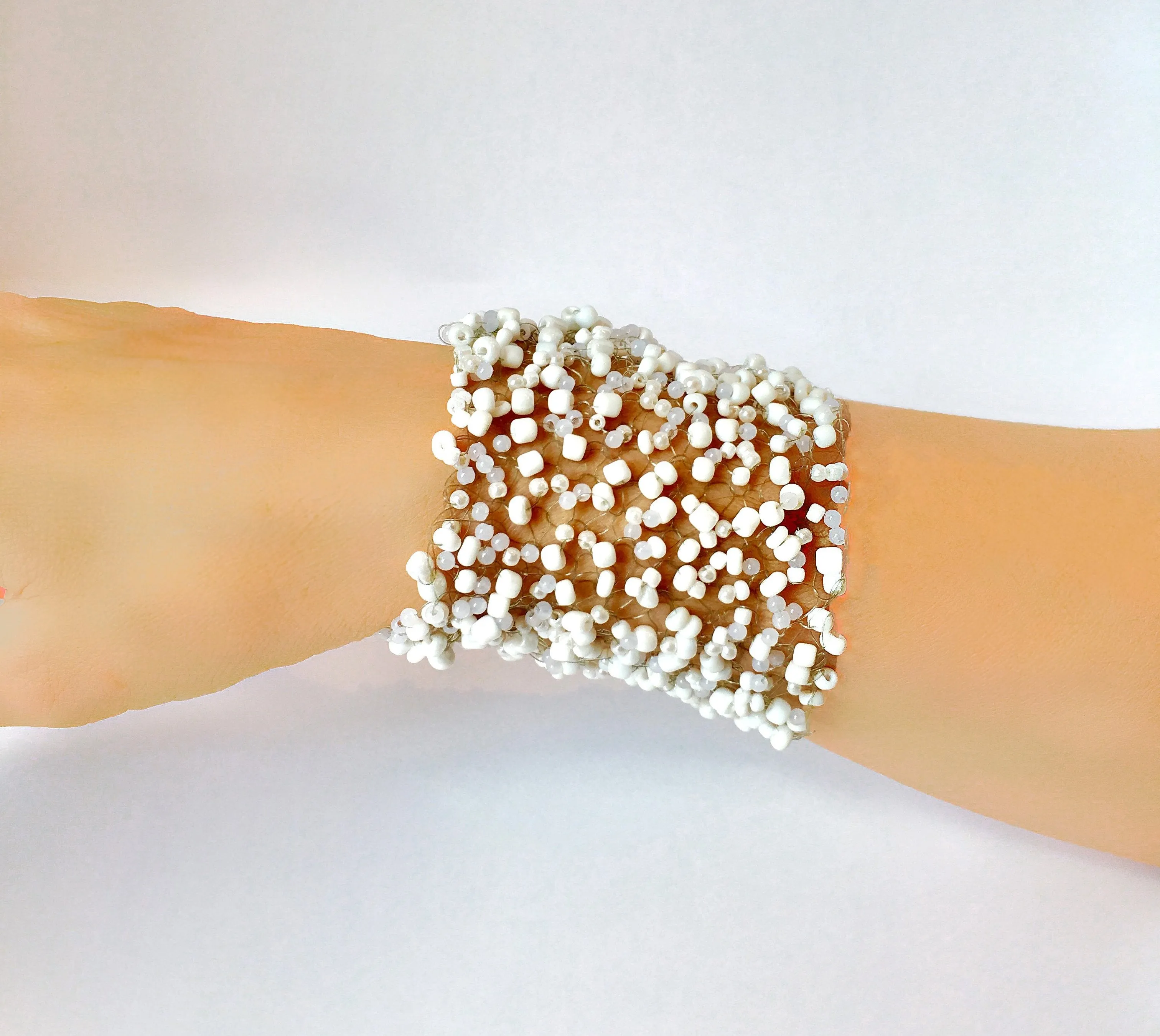 Mesh Cuff: Snow White