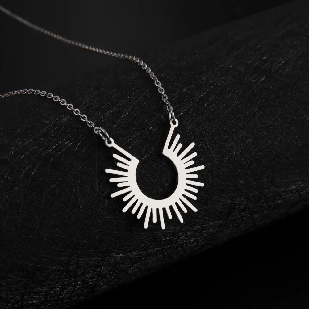 Skyrim Fashion Sun Ray Pendant Necklace for Women Chic Bohemian Jewelry
