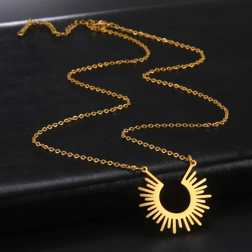 Skyrim Fashion Sun Ray Pendant Necklace for Women Chic Bohemian Jewelry