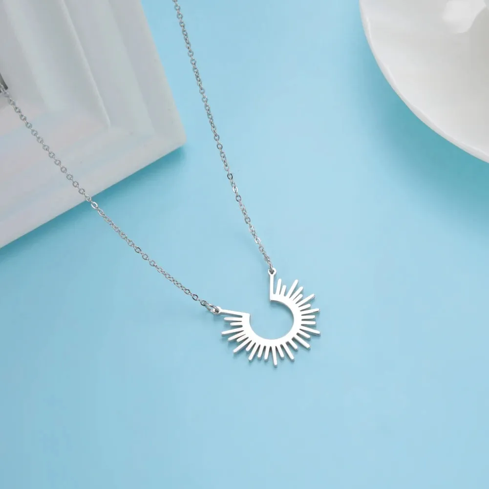 Skyrim Fashion Sun Ray Pendant Necklace for Women Chic Bohemian Jewelry