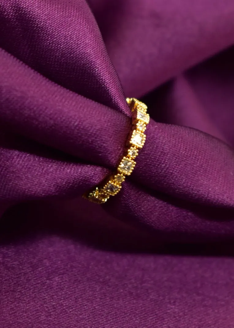 SPARKLING FINGER RING