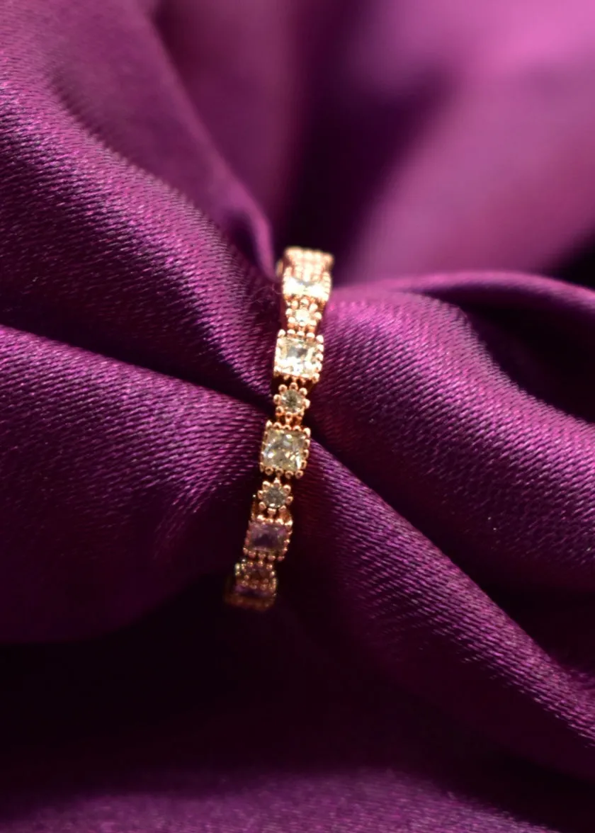 SPARKLING FINGER RING