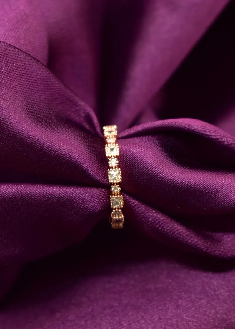 SPARKLING FINGER RING