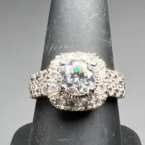 Sparkling Rhinestone Ring Gold Plated Size 8