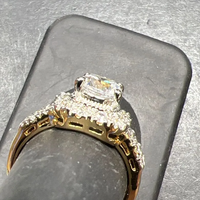 Sparkling Rhinestone Ring Gold Plated Size 8