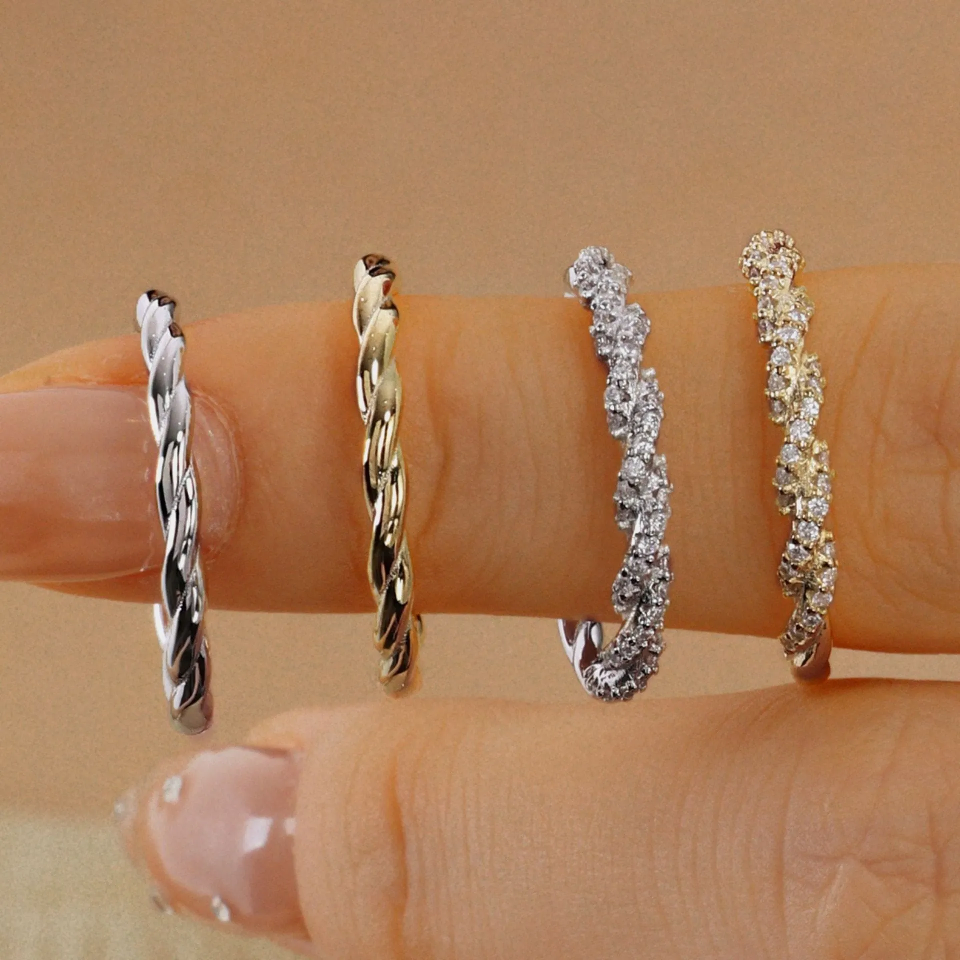 Sparkling twist design ring
